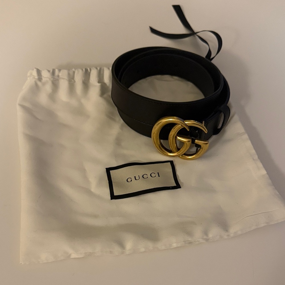 Gucci belt with gold GG excellent condition